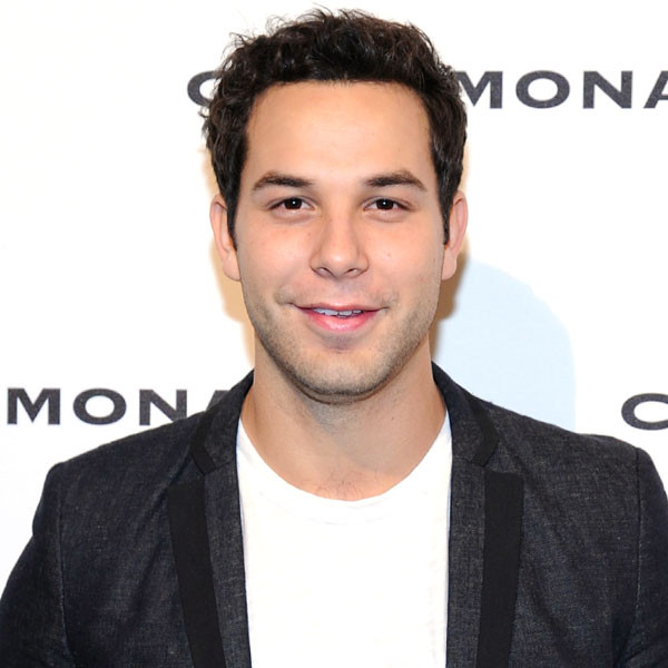 Pitch Perfect's Skylar Astin Performs 
