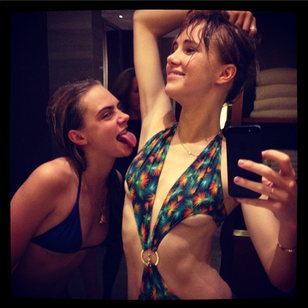 Check Out Suki Waterhouse& Cara Delevingne Goofing Off!