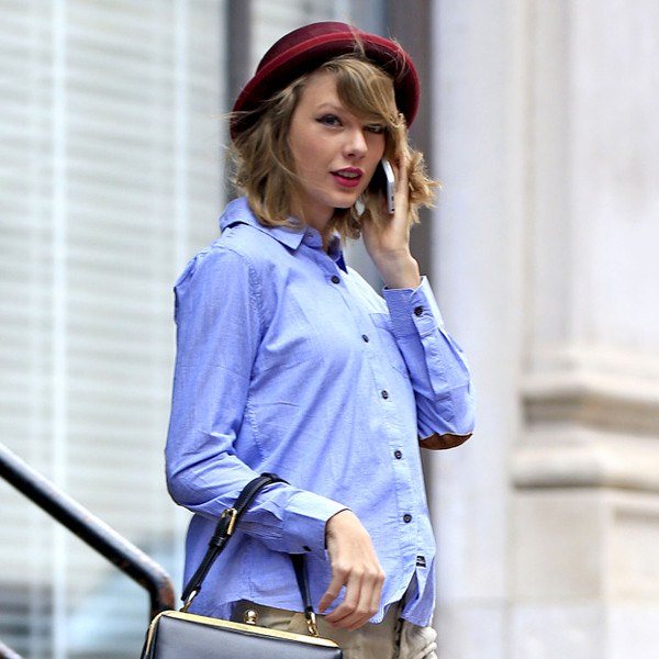 Taylor Swift wears tight leather shorts - Mirror Online