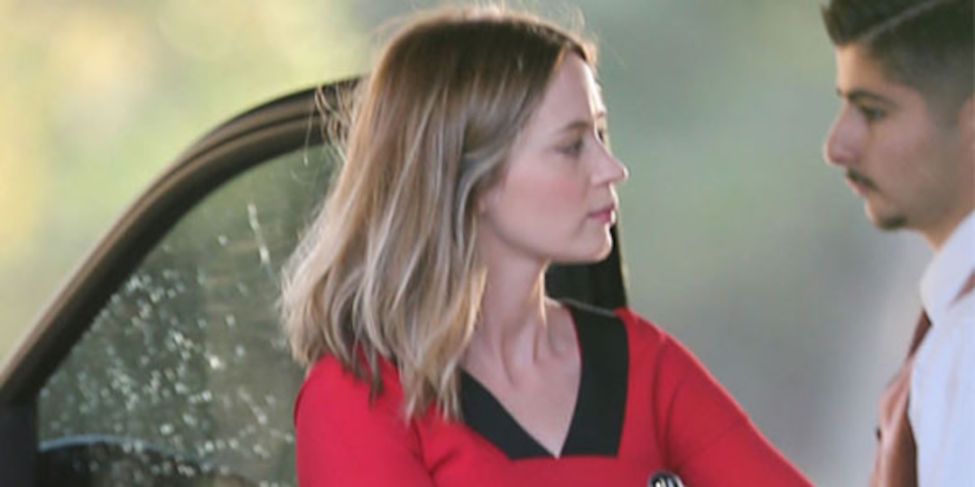 Emily Blunt Looks Super Slim Fit Just 10 Weeks After Giving Birth E Online