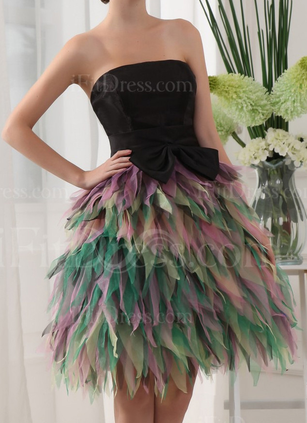 Are These 22 Bridesmaid Dresses Tacky or Just Unique? | E! News Canada Are These 22 Bridesmaid Dresses Tacky or Just Unique? | E! News Canada