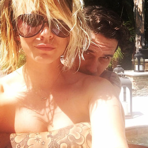 Kaley Cuoco-Sweeting Poses Topless as Ryan Sweeting Shields His Wife's ...