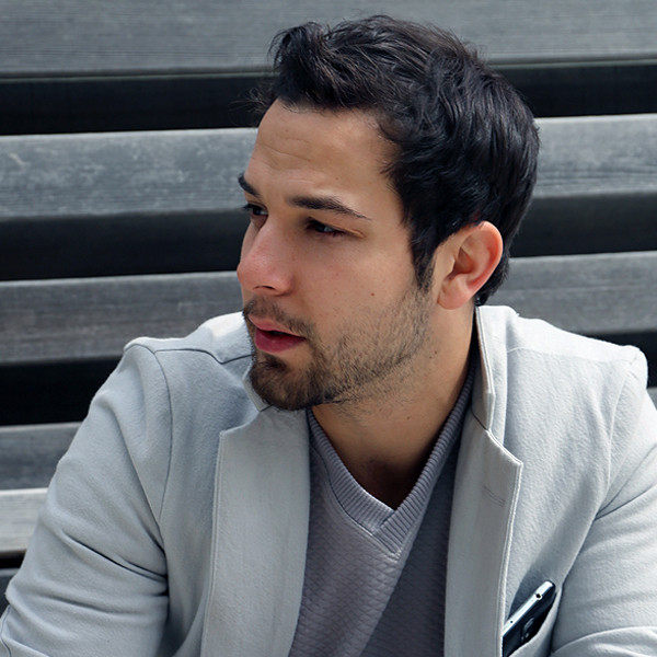 Pitch Perfects Skylar Astin Dishes On The Upcoming Sequel E Online