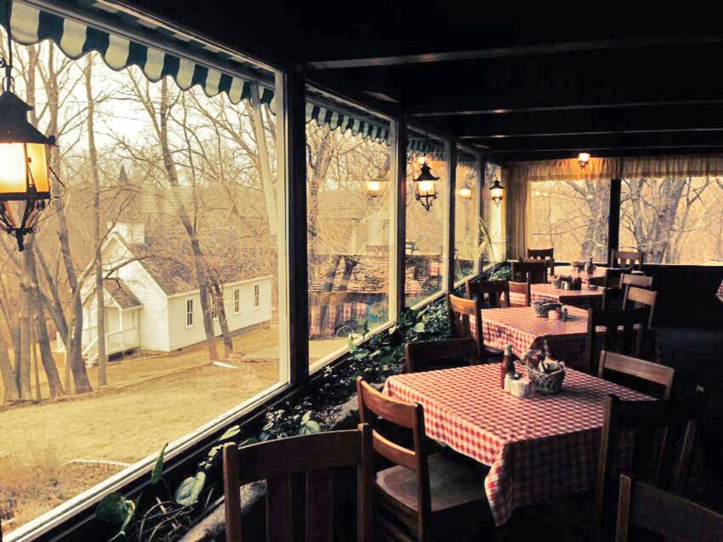 Stroud's from Kansas City's Best Eats E! News