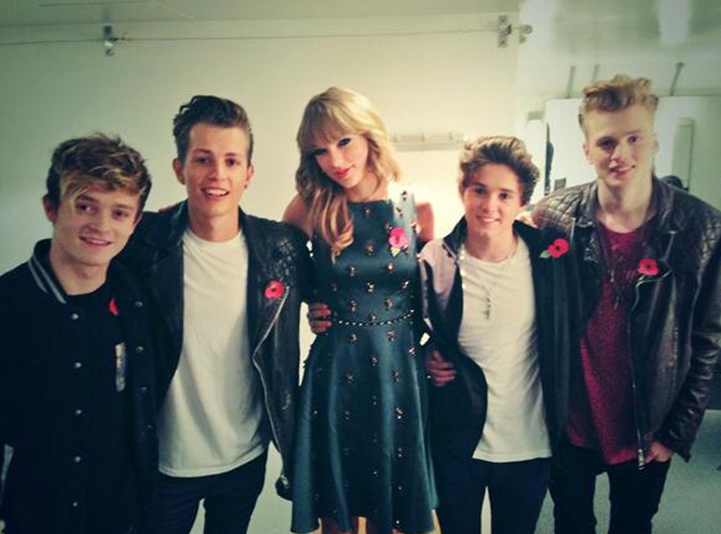 Taylor Swift, The Vamps, Twitter