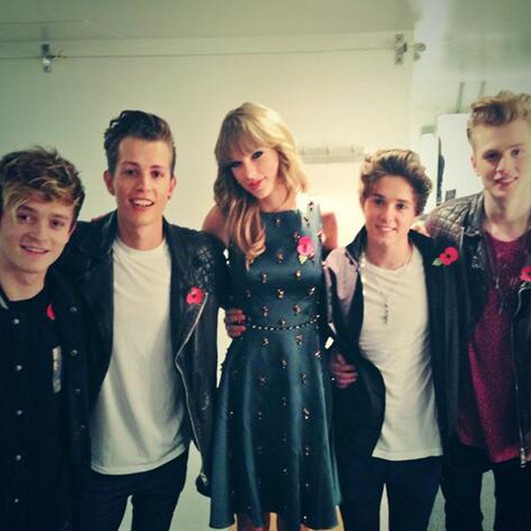 T Swift Invites The Vamps Over For Dinner E Online