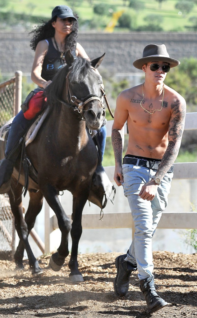 Justin Bieber, sin camisa