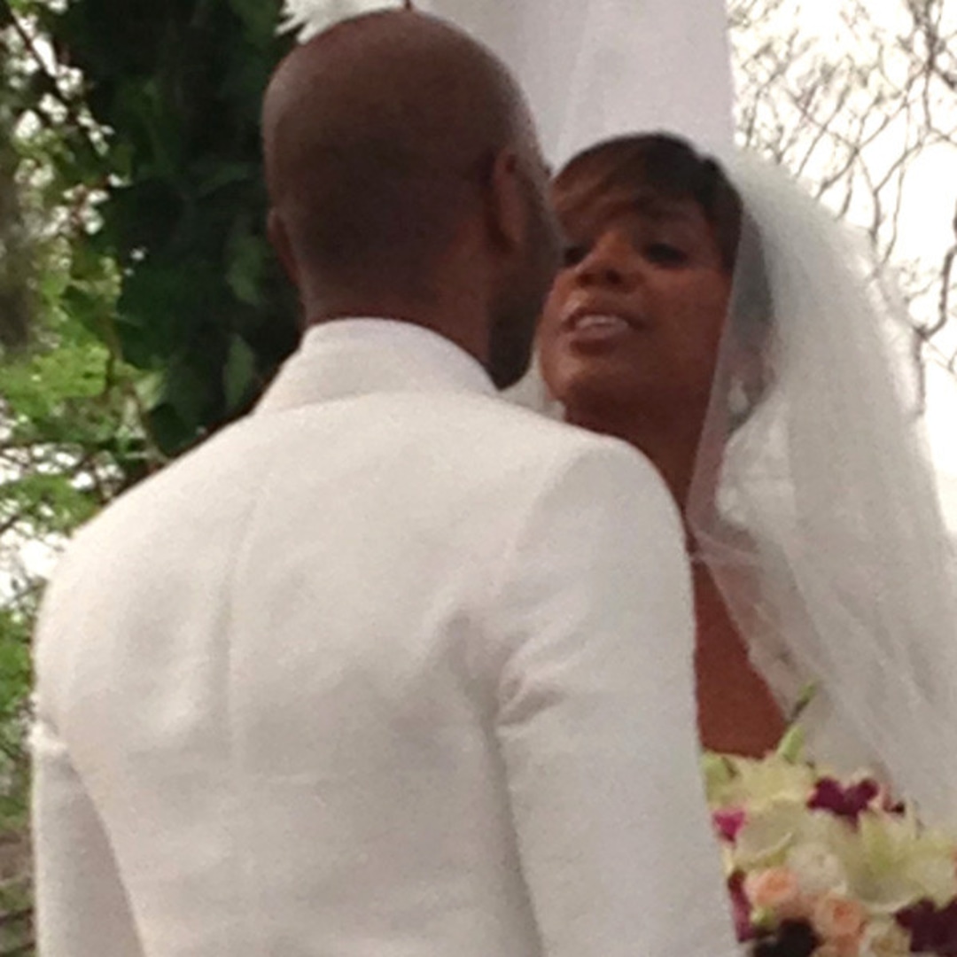 Kelly Rowland Wedding Ring : Kelly Rowland Married Wedding Tim Husband Costa Witherspoon Weatherspoon Rica Article Beyonce Her Celebrity Child Knot Tie Solange Pic Bliss