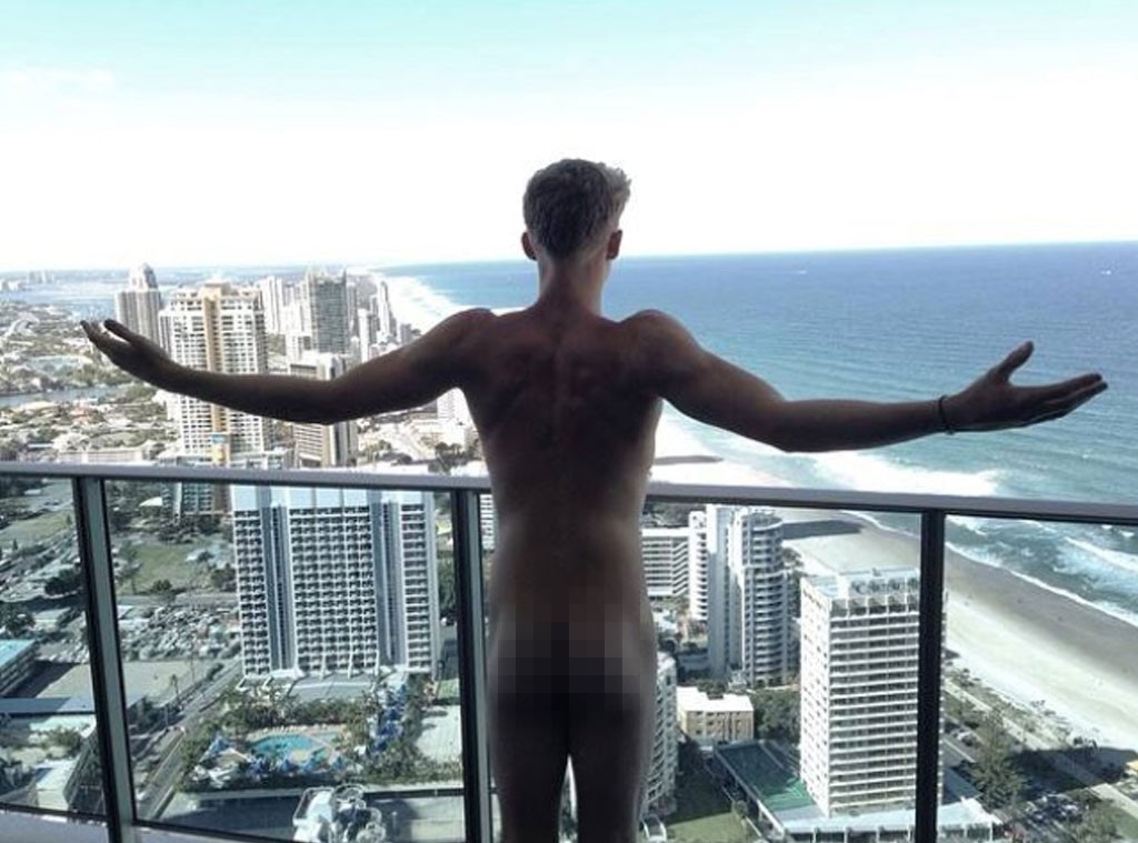 Cody Simpson, naked celeb