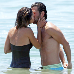 Jessica Szohr And A Mystery Man Pack On The Pda In The Ocean See The