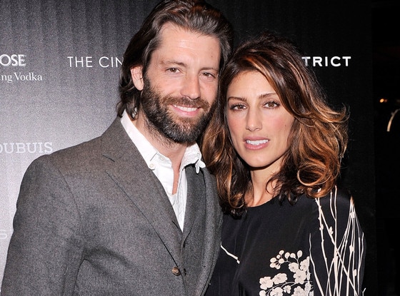 Jennifer Esposito Reveals She's Engaged to Louis Dowler: Check Out Her ...