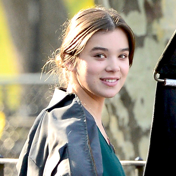 Hailee Steinfeld Wears Fake Baby Bump on Set