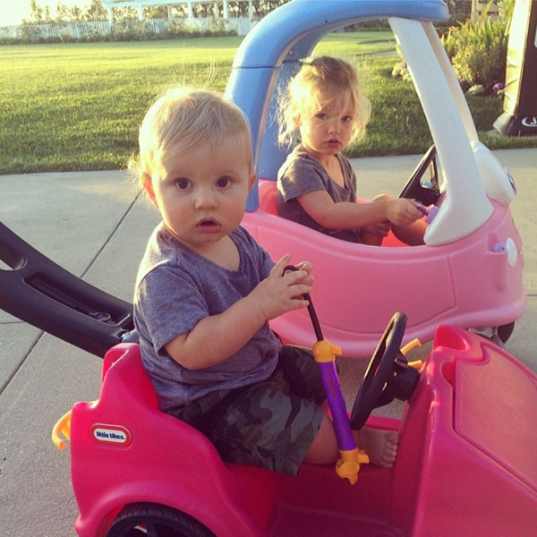 Jessica Simpson S Children Are Already Driving Kid Size Plastic