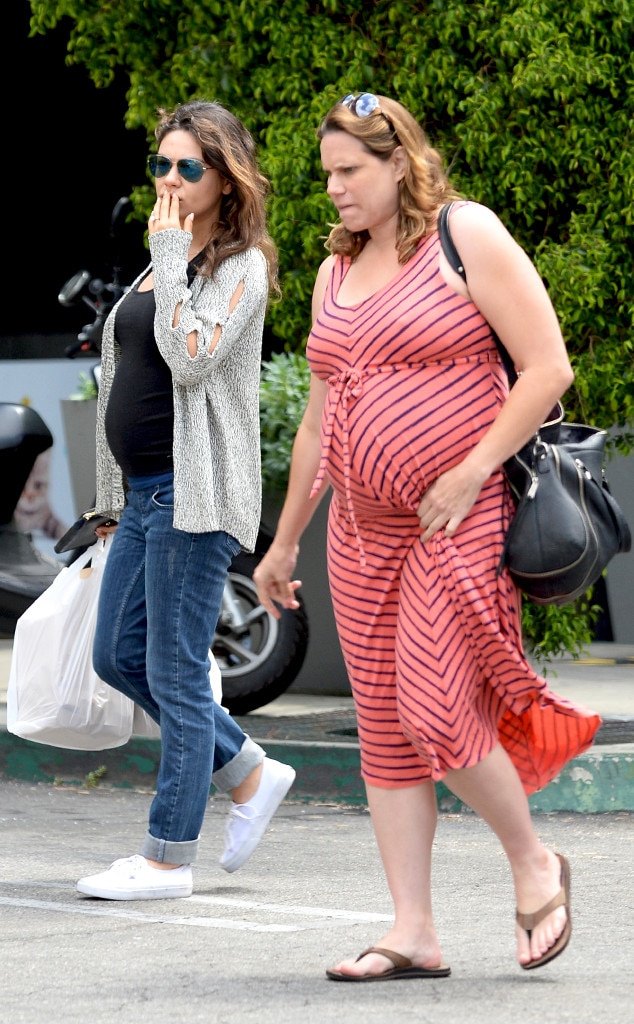 Comfy Shopper from Mila Kunis' Pregnancy Style E! News
