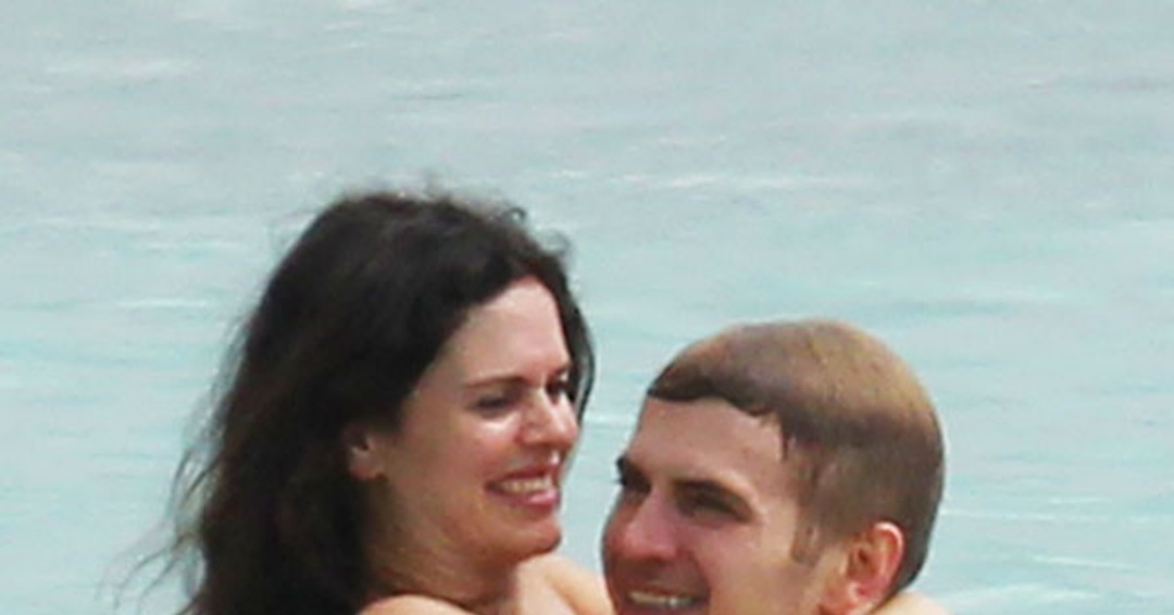 Rachel Bilson Bares Her Baby Bump in a Bikini! - E! Online