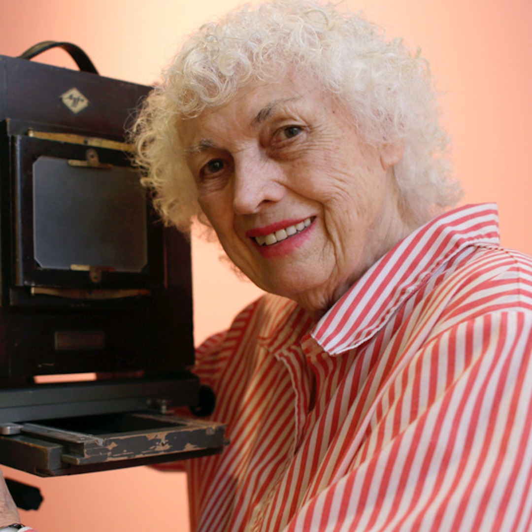 Pin-up photographer Bunny Yeager dies at 85 | WTOP