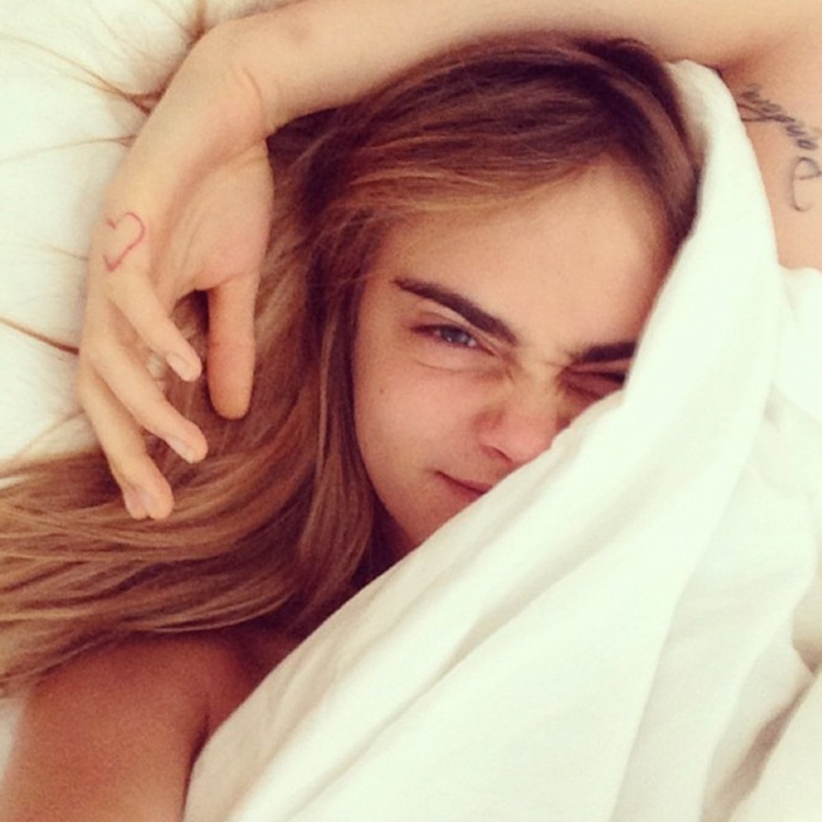 Cara D Falls Asleep During Her Vogue Interview Twice E Online Cara D Falls Asleep During Her Vogue Interview Twice E Online
