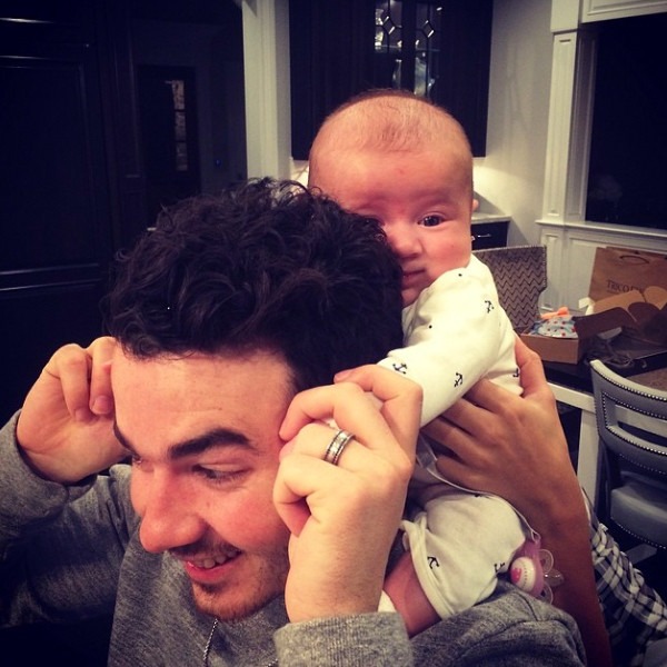 Joe Jonas Shares Adorable Photo of Kevin and Baby Daughter Alena Rose