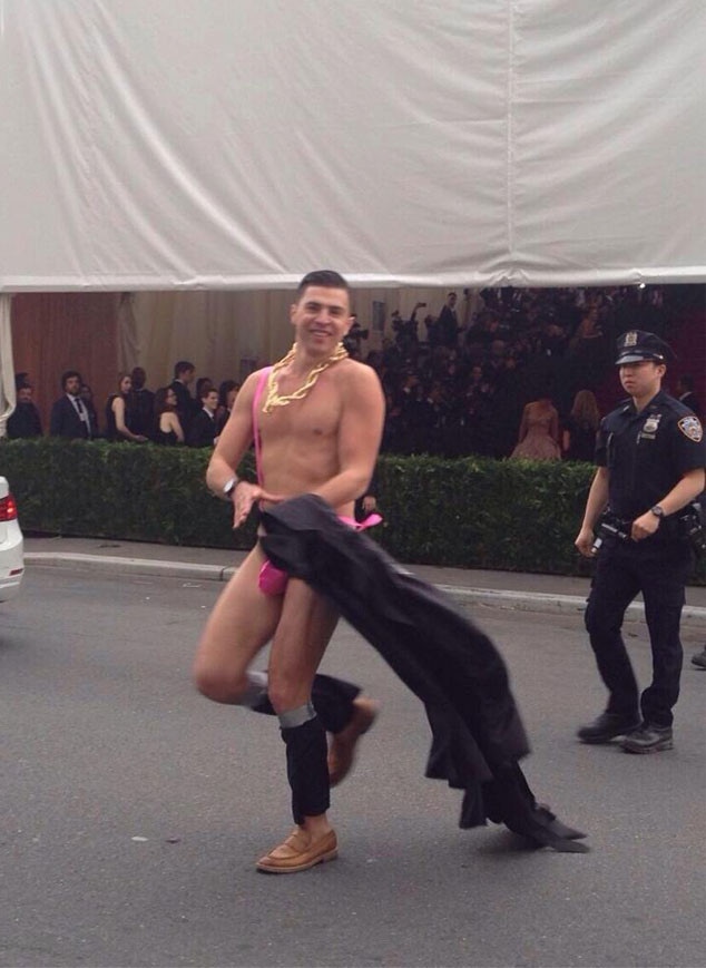 Met Gala Streaker Twitter