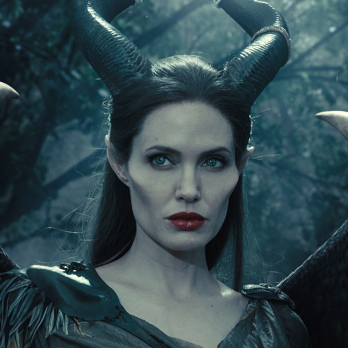 Exclusive Maleficent Clip See Angelina Jolie S Kingdom E Online Exclusive Maleficent Clip See Angelina Jolie S Kingdom E Online