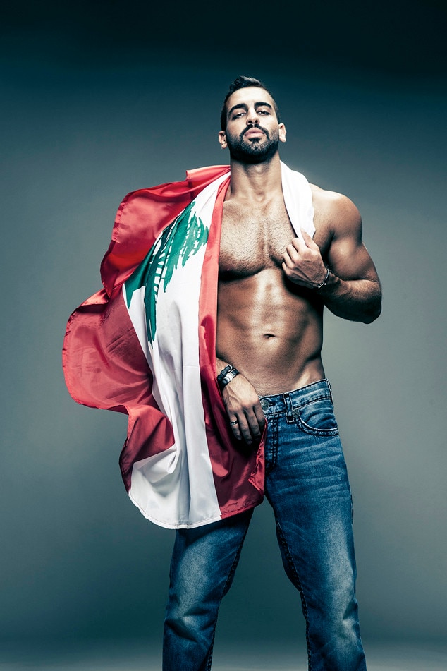 Modelos masculinos árabes desnudos Alta California