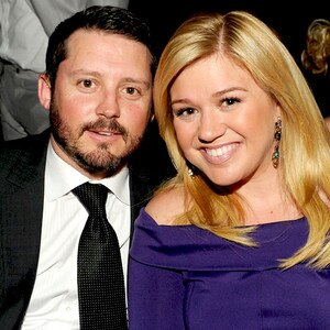 Är Kelly Clarkson dating Reba son