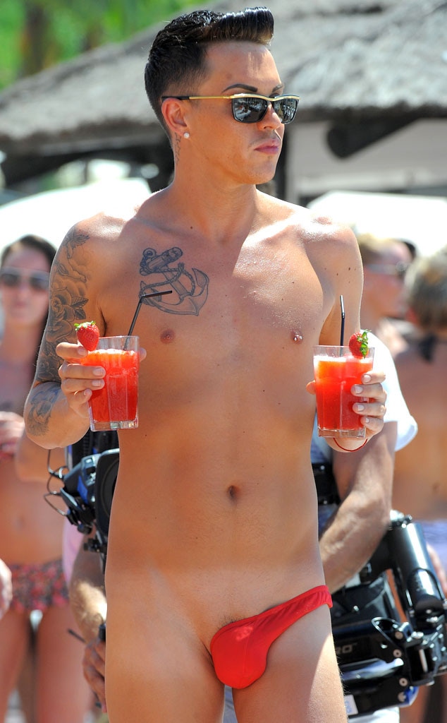 These Men Are Wearing the Most Insanely Revealing Bathing Suits These Men Are Wearing the Most Insanely Revealing Bathing Suits