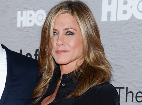Jen Aniston's Hair Is Back to Being Long, Beautiful Again