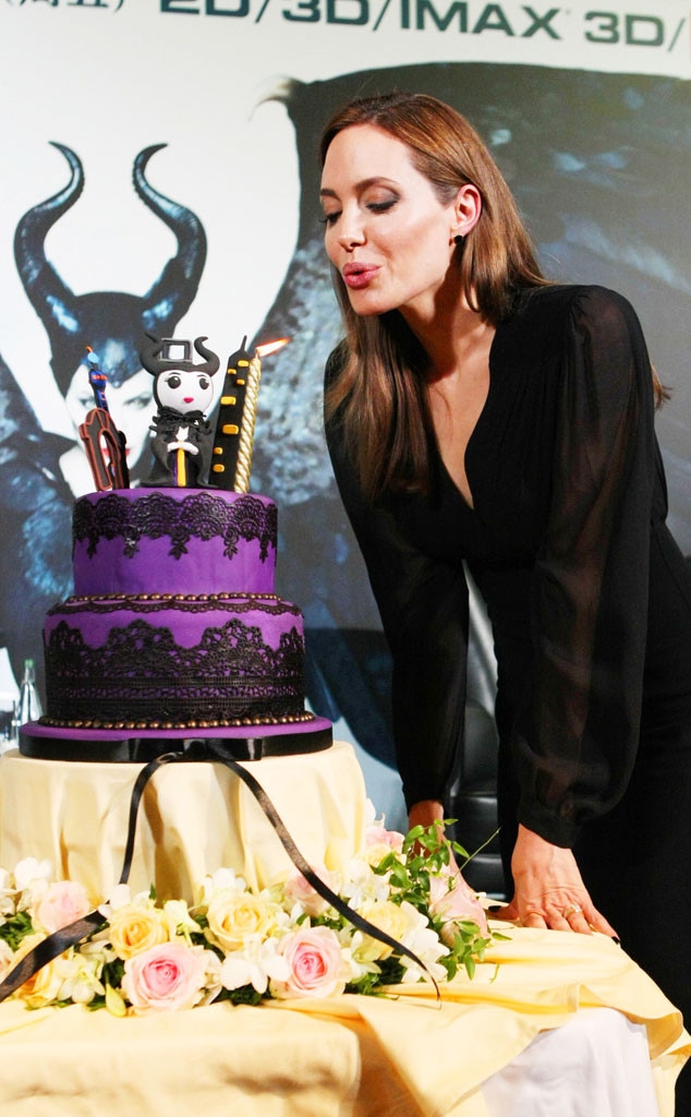 Angelina Jolie, Cake