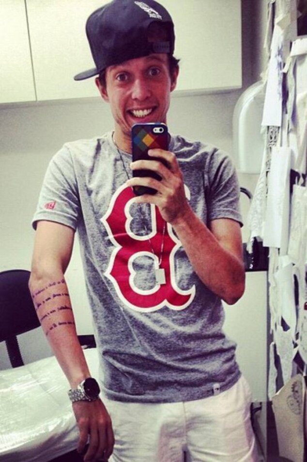 As tatuagens da seleção brasileira | E! News