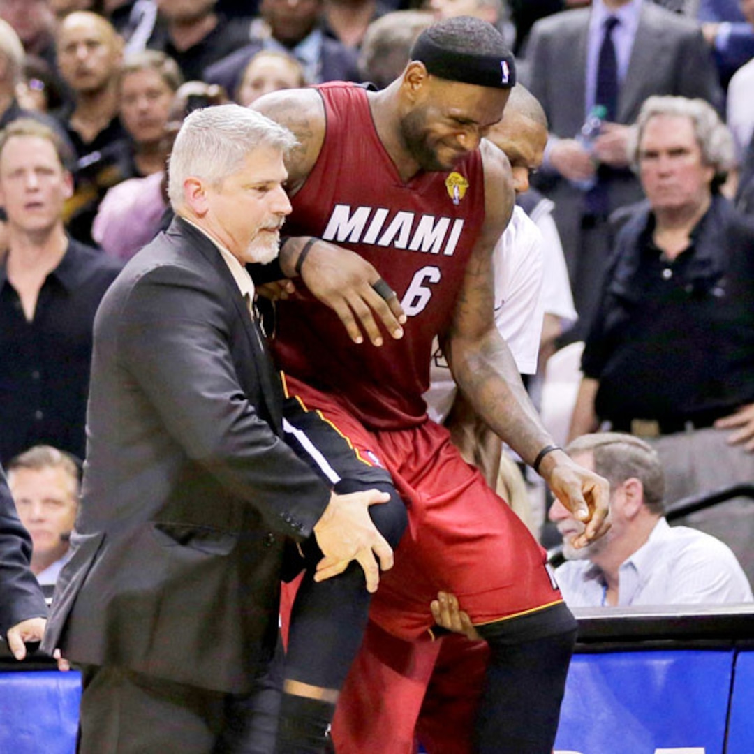 Lol Lebroning Craze Sweeps Twitter After James Cramp E Online Lol Lebroning Craze Sweeps Twitter After James Cramp E Online