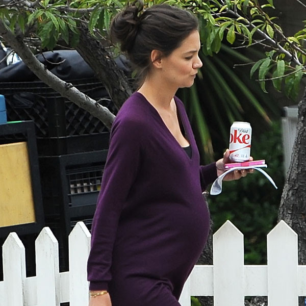 Katie Holmes Sports a Fake Baby Bump on Set—Check Out the Pic! - E! Online