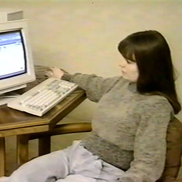 This 1997 Video Tutorial on How to Have Cybersex Is Hilarious - E! Online photo