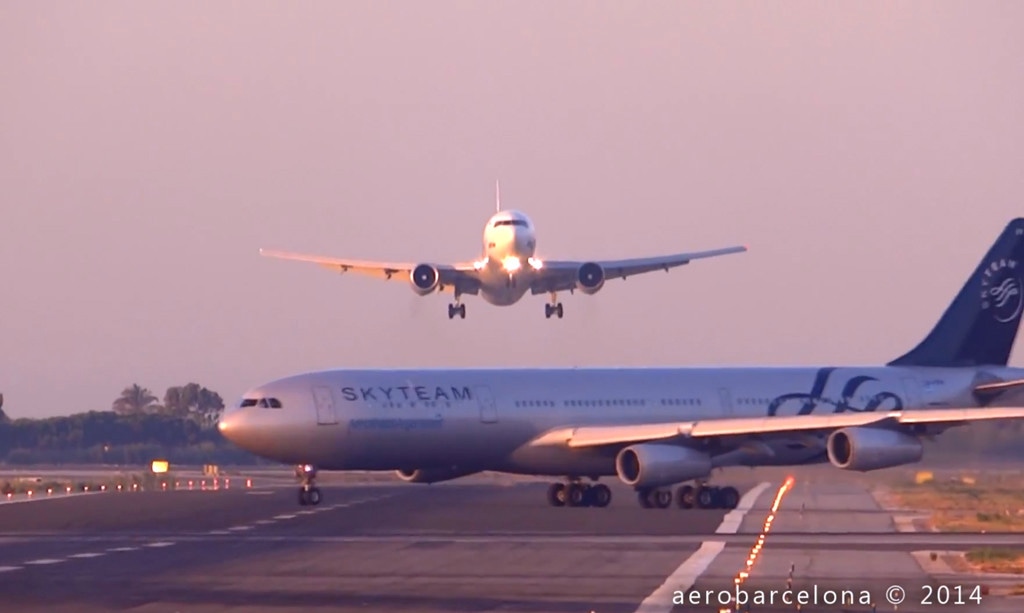 Boeing 767 Aborts Landing To Avoid Crashing Into Another Plane