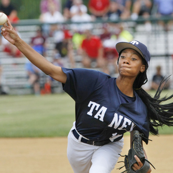 Mo'ne Davis pitched the first shutout by a girl at the LLWS in 2014