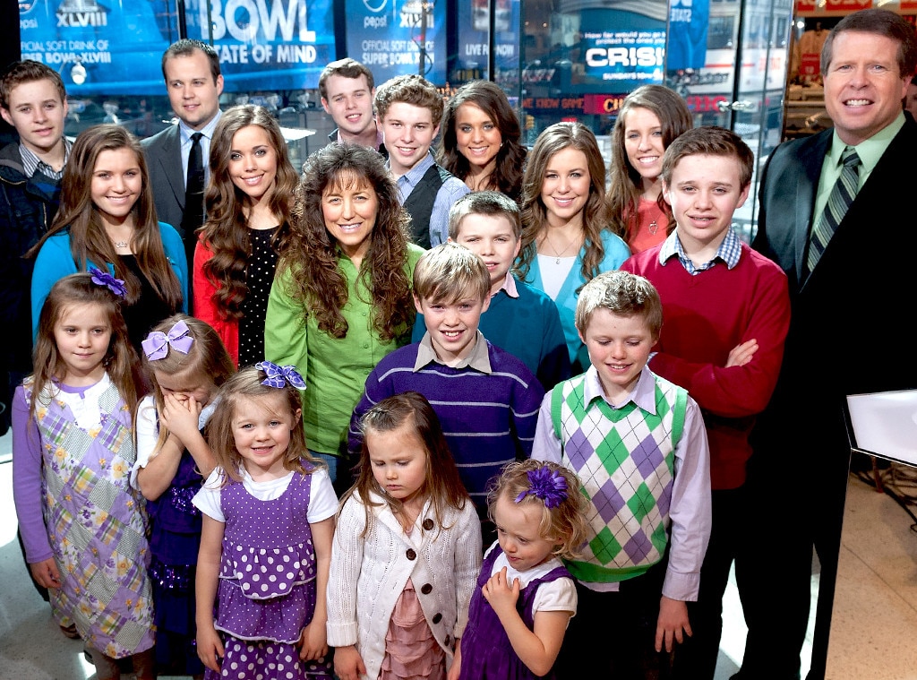 Gdzie Jill Duggar stoi z rodzicami Michelle i Jimem Bobem Duggarami