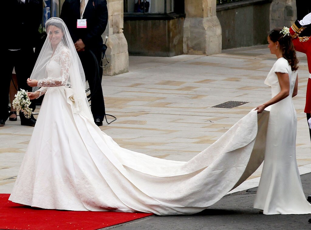 kate middleton wedding dress designer