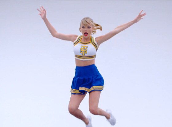 Taylor Swift Treats Fans To Hilarious Shake It Off Outtakes Video ...