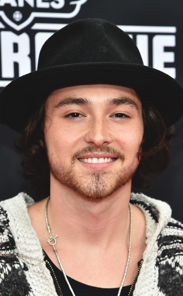 Spencer lee still i fly. Ли элия. Still lee. Brieezy lee - still lee. Still lee.