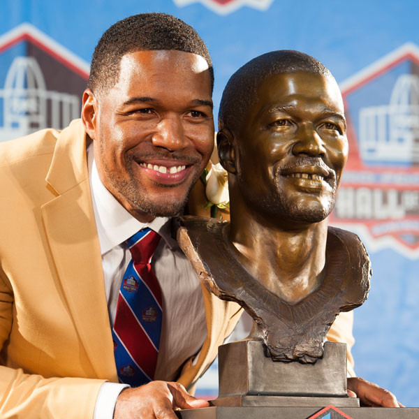 Michael Strahan Makes Emotional Speech At Hall Of Fame Induction E Online Uk 