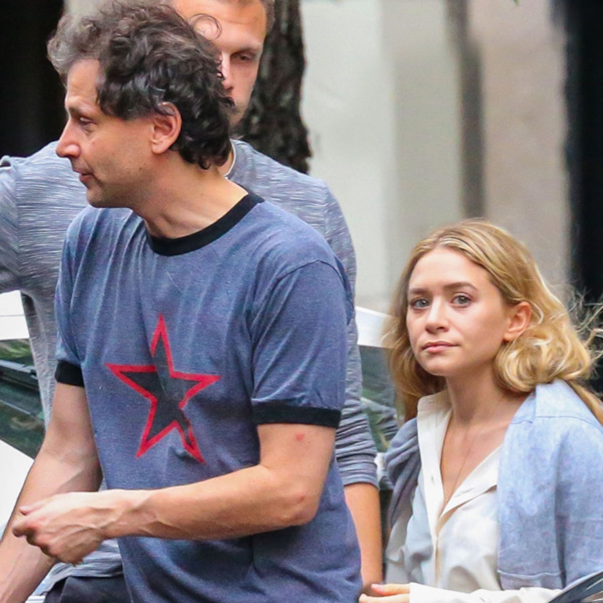 Ashley Olsen Steps Out With 47 Year Old Bf E Online Ashley Olsen Steps Out With 47 Year Old Bf E Online