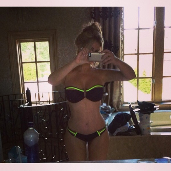 Kim Zolciak Shows Off Smokin Hot Body in Another Swimsuit