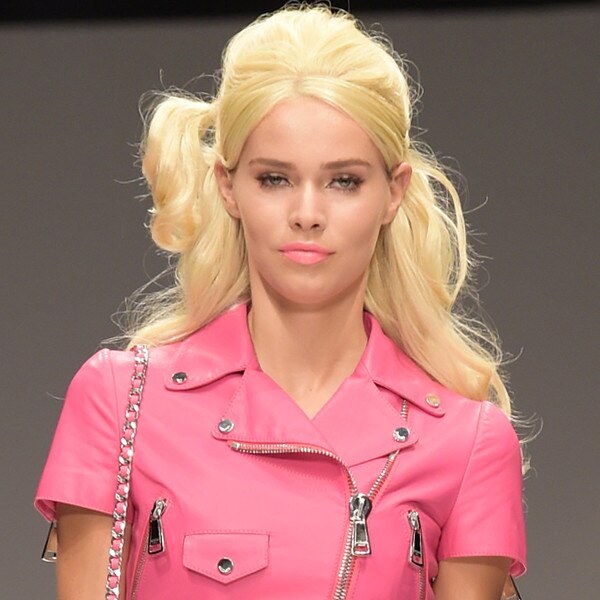 Cover moschino specchio barbie hotsell