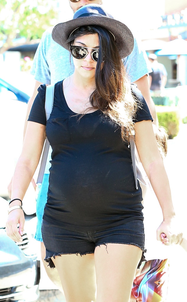 Sunny Side From Kourtney Kardashians Best Pregnancy Looks E News