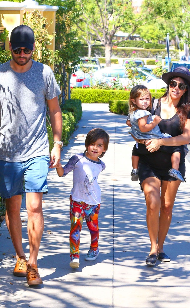 Kourtney Kardashian Gives Birth To A Baby Boy E Online