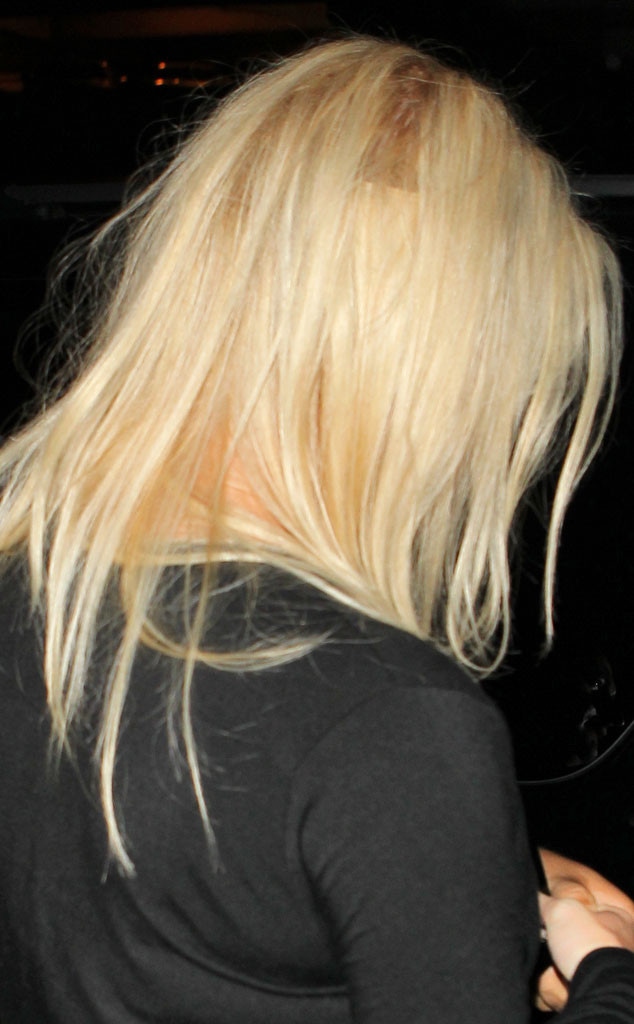 Jessica Simpson Accidentally Flashes Hair Extensions at ...