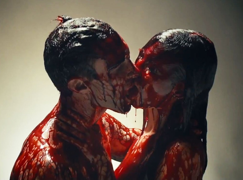 Adam Levine, Behati Prinsloo, Animals