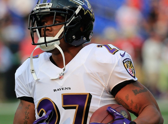 Women Continue Wearing Ray Rice Jerseys - E! Online