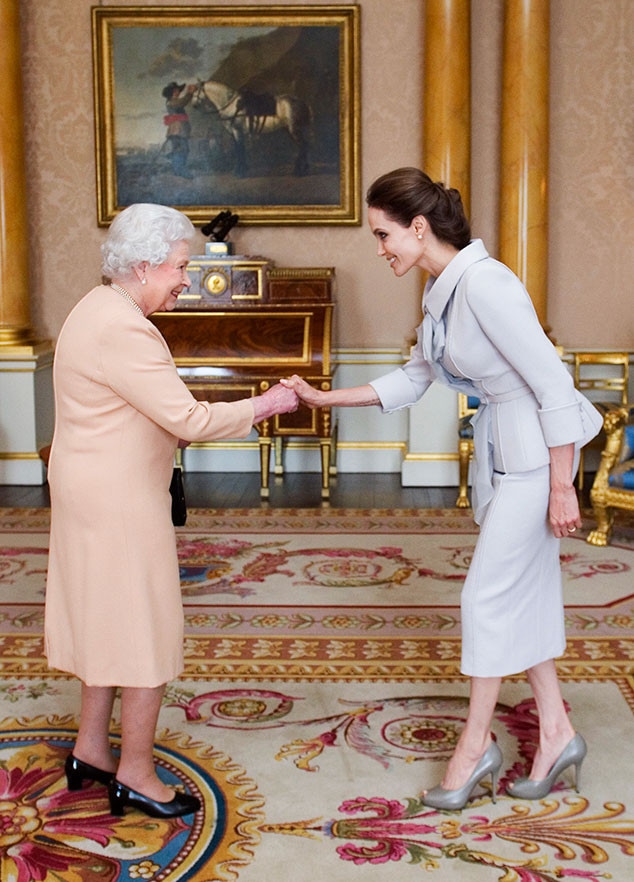 Angelina Jolie Shares What Queen Elizabeth Ii Taught Her Kids E Online Uk Angelina Jolie Shares What Queen Elizabeth Ii Taught Her Kids E Online Uk