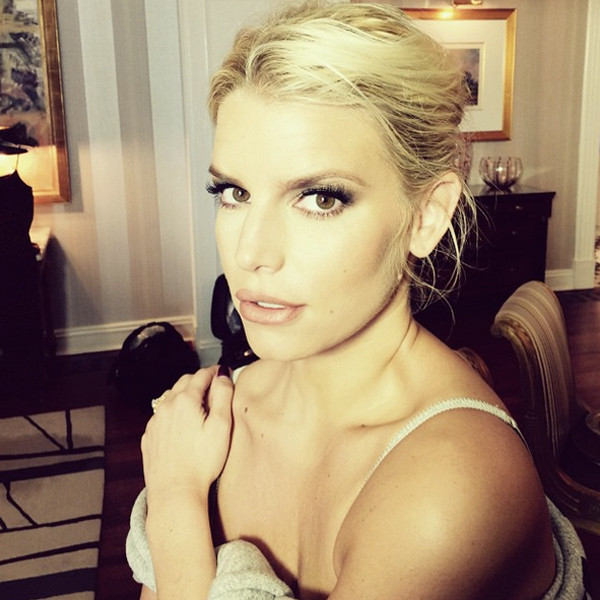Jessica Simpson on X: When you see a door this foxy ya take a selfie 😜   / X